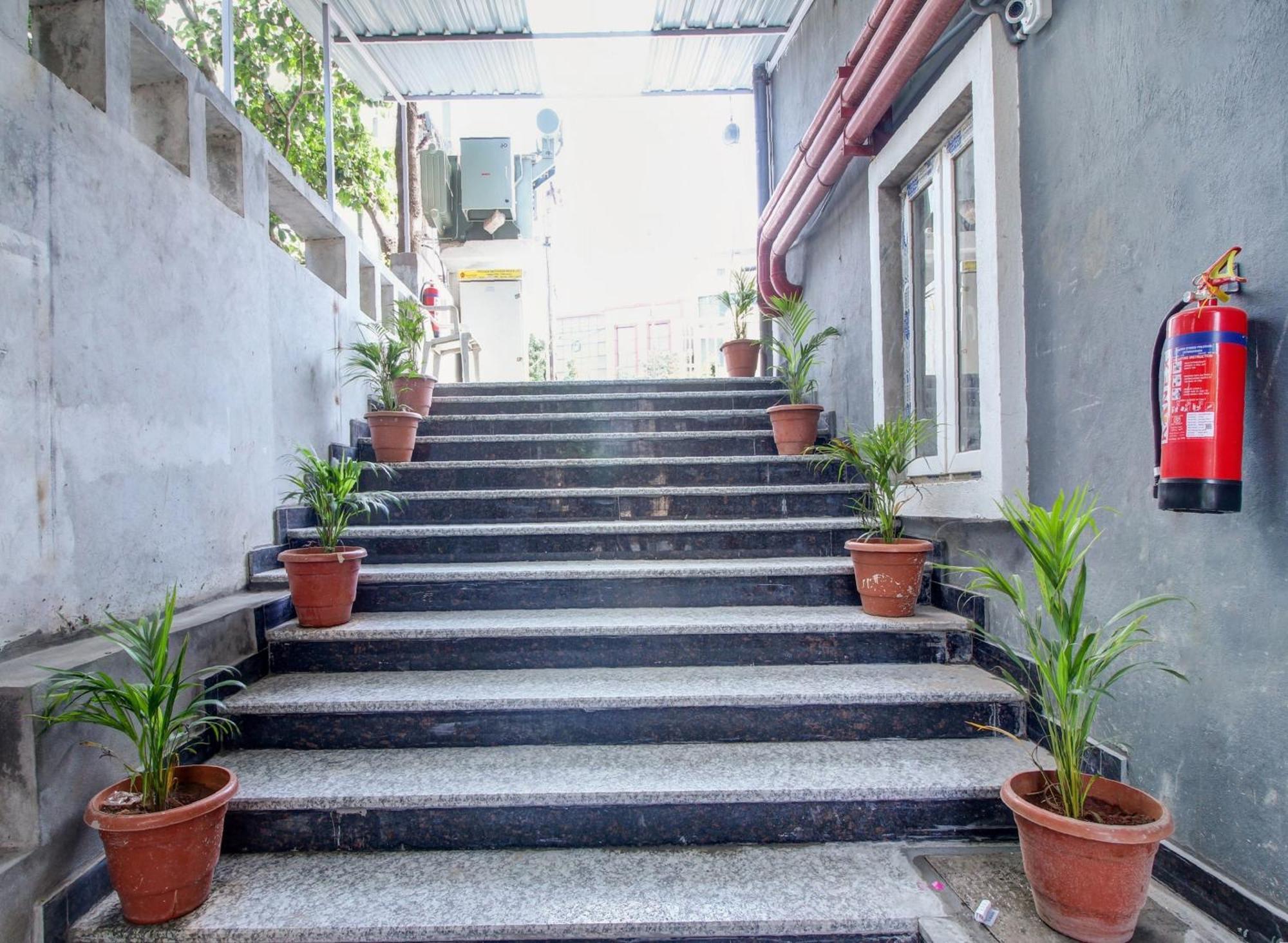 מלון היידראבד Super Townhouse Rcc Majestic 397 Lb Nagar מראה חיצוני תמונה